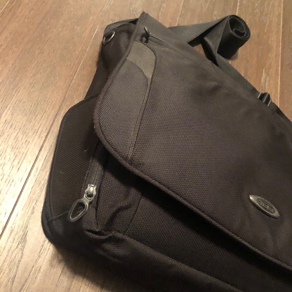 Tumi Messenger Laptop Bag - Picture 2 of 12